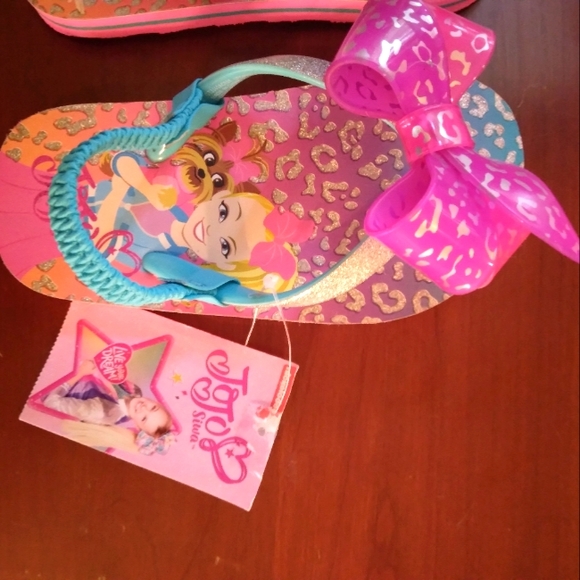 💥 CLOSET CLOSING SALE 💥 Jojo Siwa Girl's Shoes - Picture 3 of 13